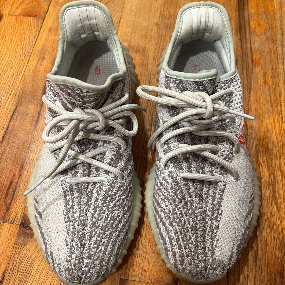 Used YEEZY 350 V2 size 8